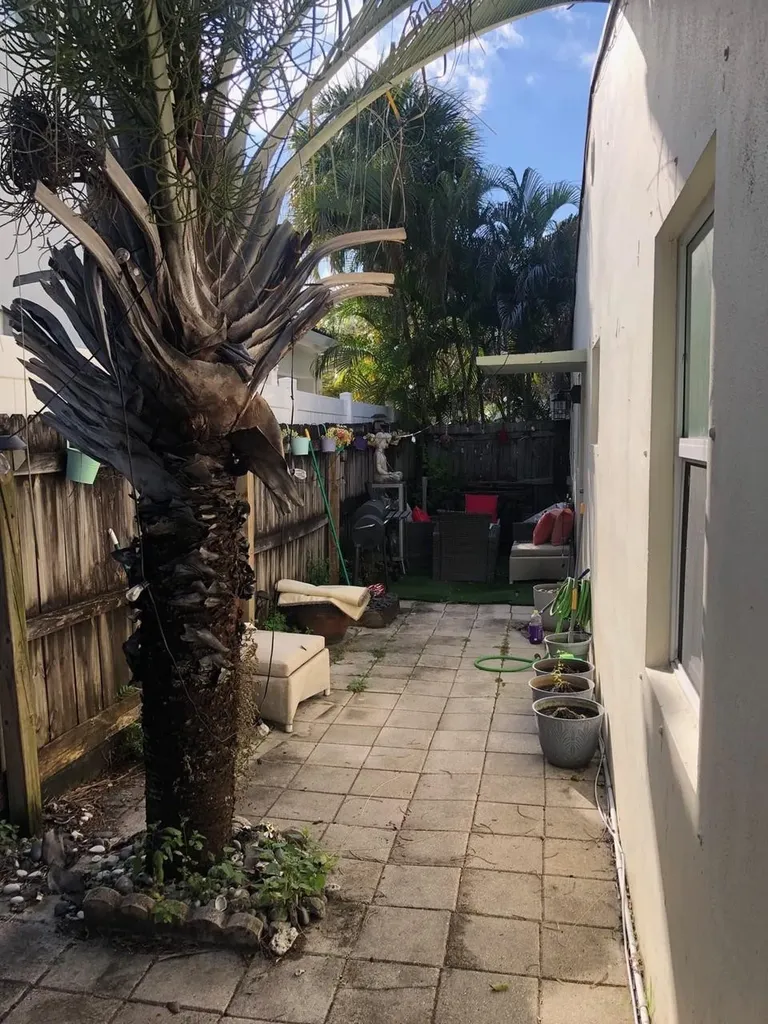 812 NE 15 Avenue Fort Lauderdale FL 33304