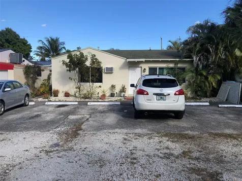 812 NE 15 Avenue Fort Lauderdale FL 33304