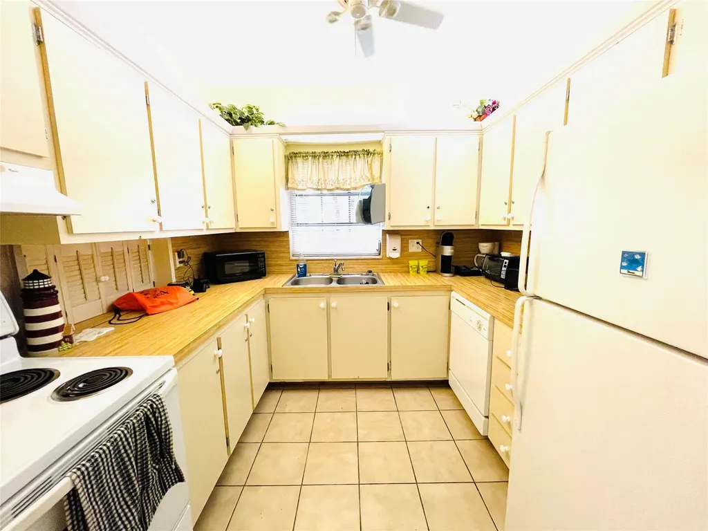 259 S Cypress Road Pompano Beach FL 33060