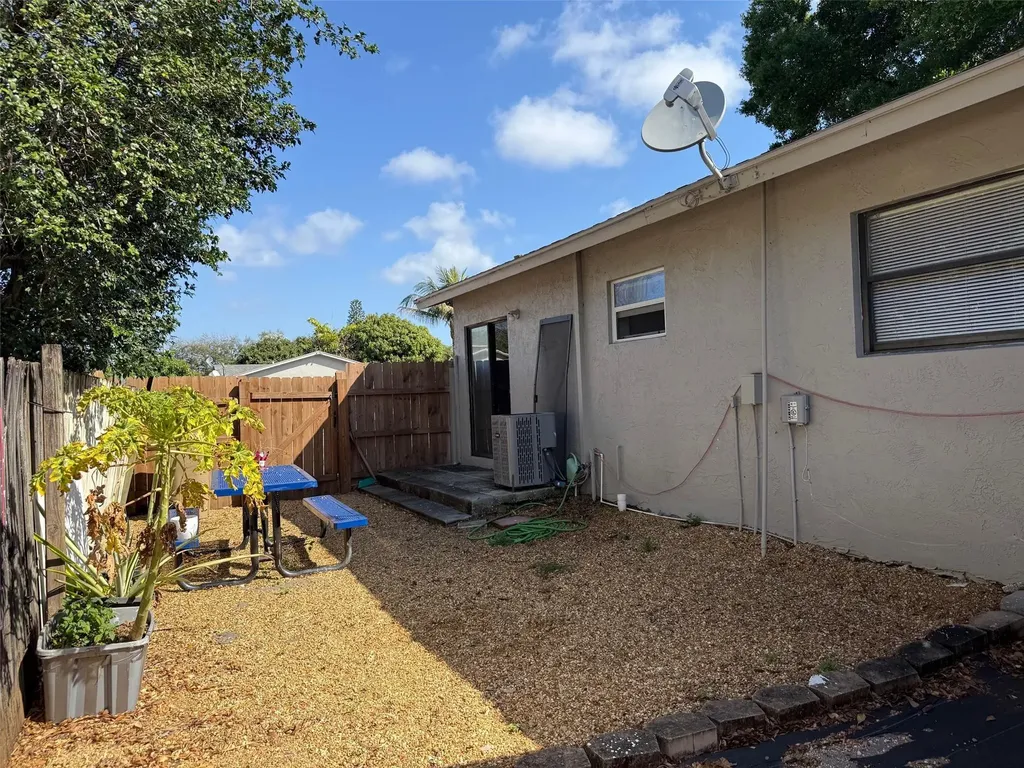 6140 SW 43rd Street Davie FL 33314