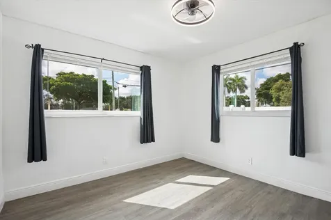 1921 NW 31st Court Oakland Park FL 33309