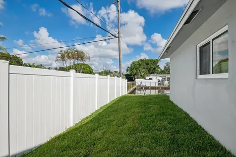 1921 NW 31st Court Oakland Park FL 33309