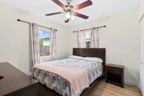 41 NE 46th Street Oakland Park FL 33334