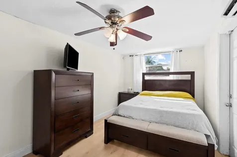 41 NE 46th Street Oakland Park FL 33334