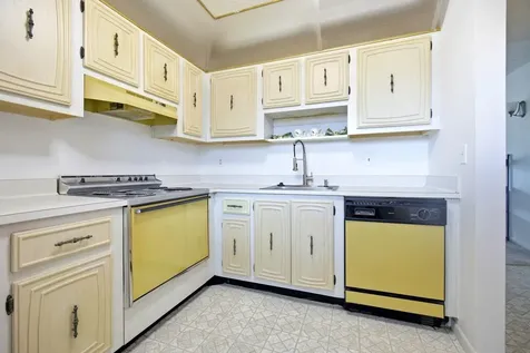 2801 Somerset Drive Lauderdale Lakes FL 33311