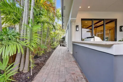 2425 Middle River Drive Fort Lauderdale FL 33305