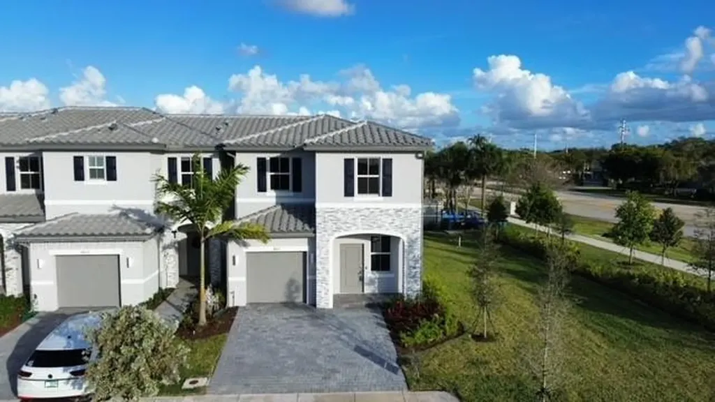 4611 NW 118th Avenue Coral Springs FL 33076