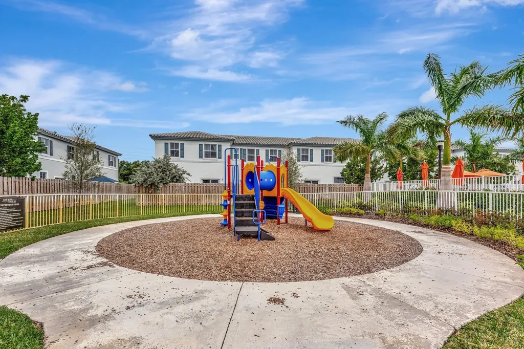 4611 NW 118th Avenue Coral Springs FL 33076