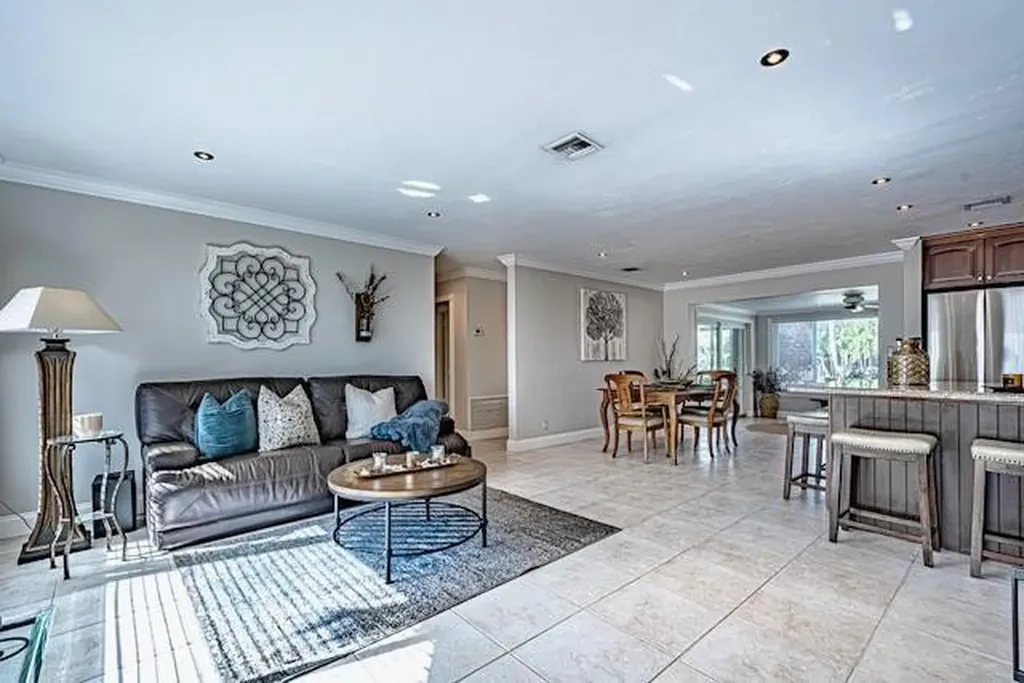 1131 SE 5th Avenue Pompano Beach FL 33060
