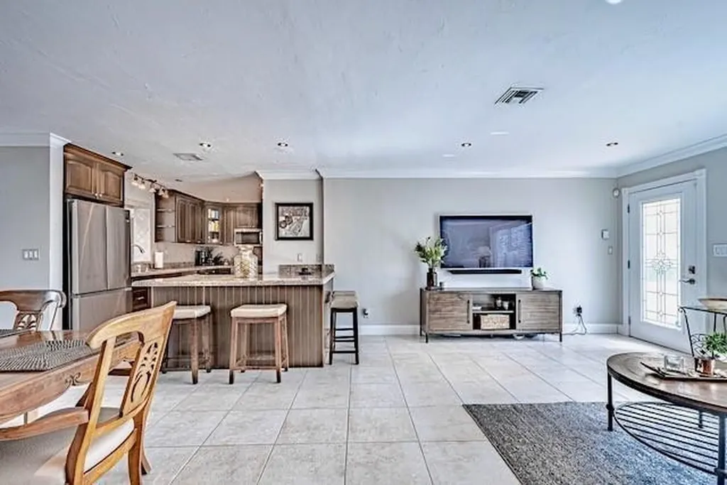1131 SE 5th Avenue Pompano Beach FL 33060