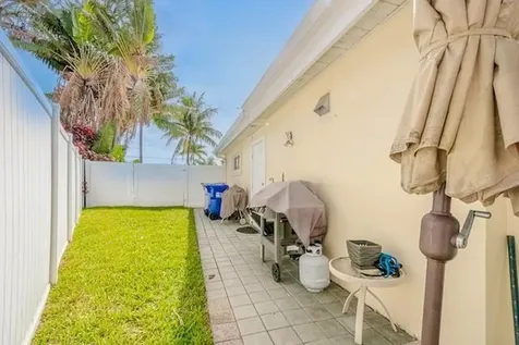 1131 SE 5th Avenue Pompano Beach FL 33060
