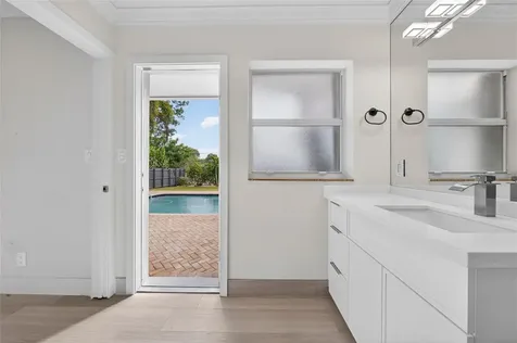 1762 NE 38th Street Oakland Park FL 33334