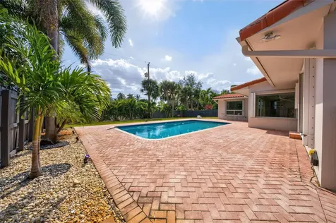 1762 NE 38th Street Oakland Park FL 33334