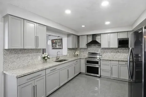 640 SW 68th Terrace Pembroke Pines FL 33023