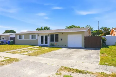 640 SW 68th Terrace Pembroke Pines FL 33023
