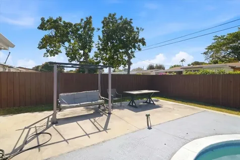 640 SW 68th Terrace Pembroke Pines FL 33023