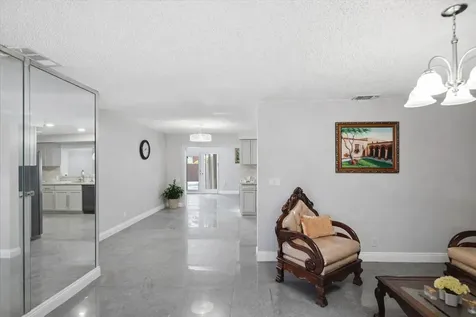 640 SW 68th Terrace Pembroke Pines FL 33023