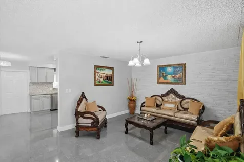 640 SW 68th Terrace Pembroke Pines FL 33023