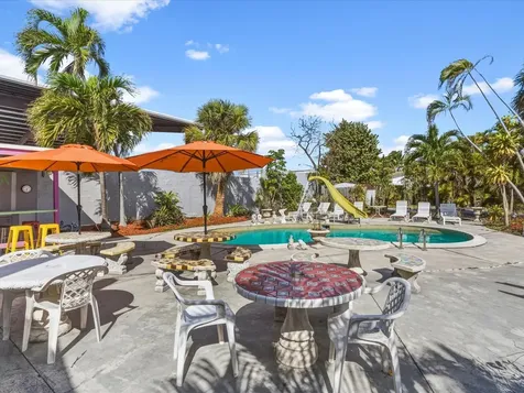560-564 NE 34th Street Oakland Park FL 33334