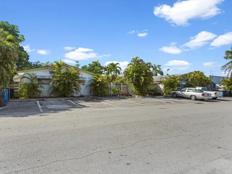 560-564 NE 34th Street Oakland Park FL 33334