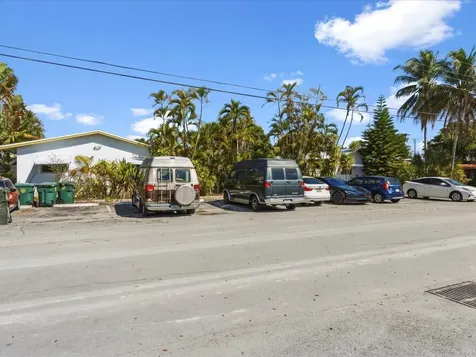 560-564 NE 34th Street Oakland Park FL 33334
