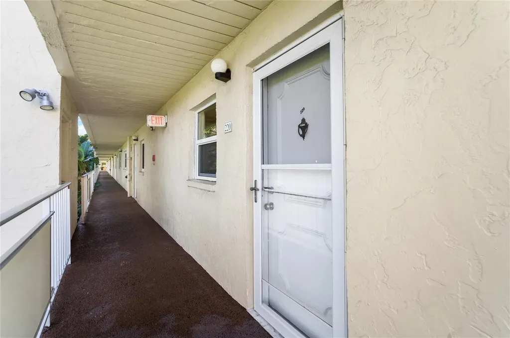2615 NE 3rd Court Boynton Beach FL 33435