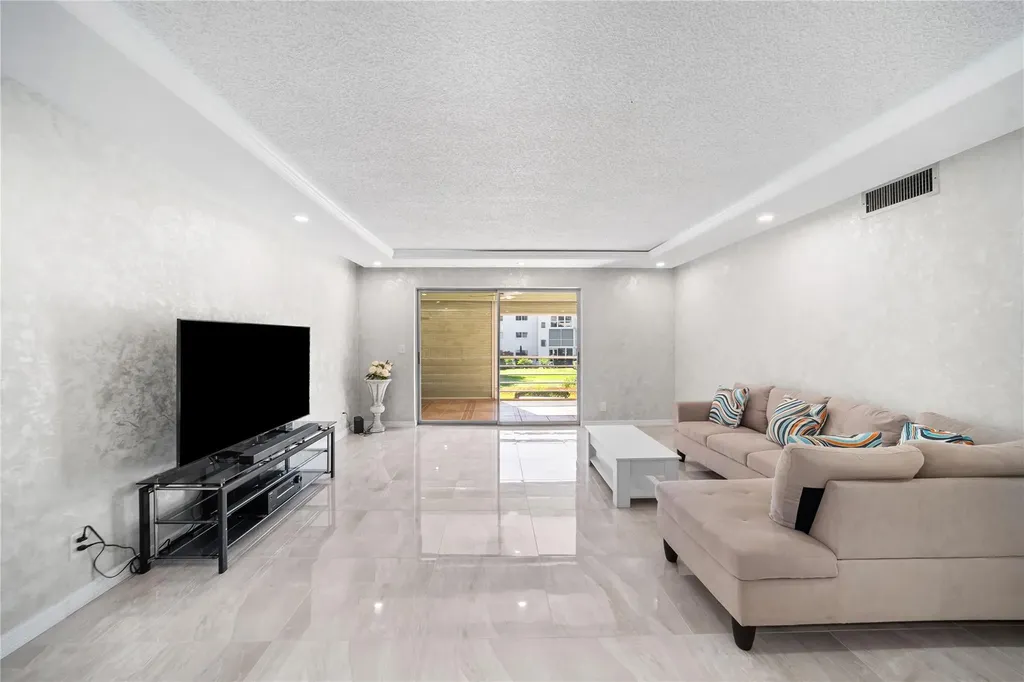2615 NE 3rd Court Boynton Beach FL 33435