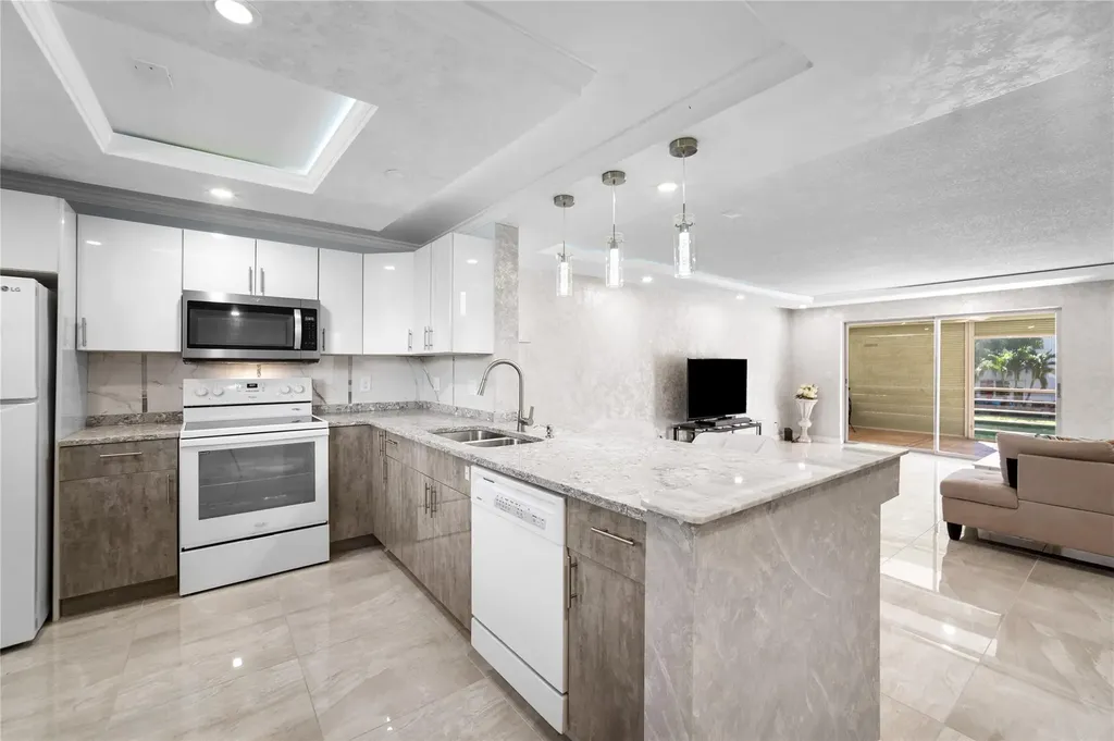 2615 NE 3rd Court Boynton Beach FL 33435