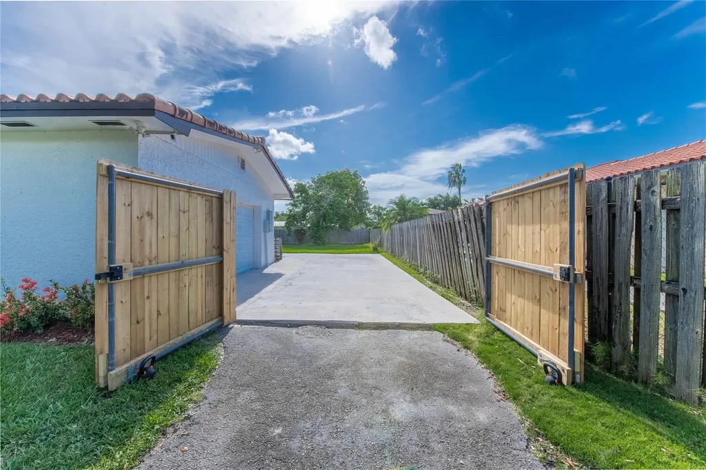16670 SW 90th Avenue Palmetto Bay FL 33157