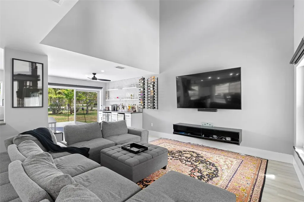 133 SW 159th Way Sunrise FL 33326