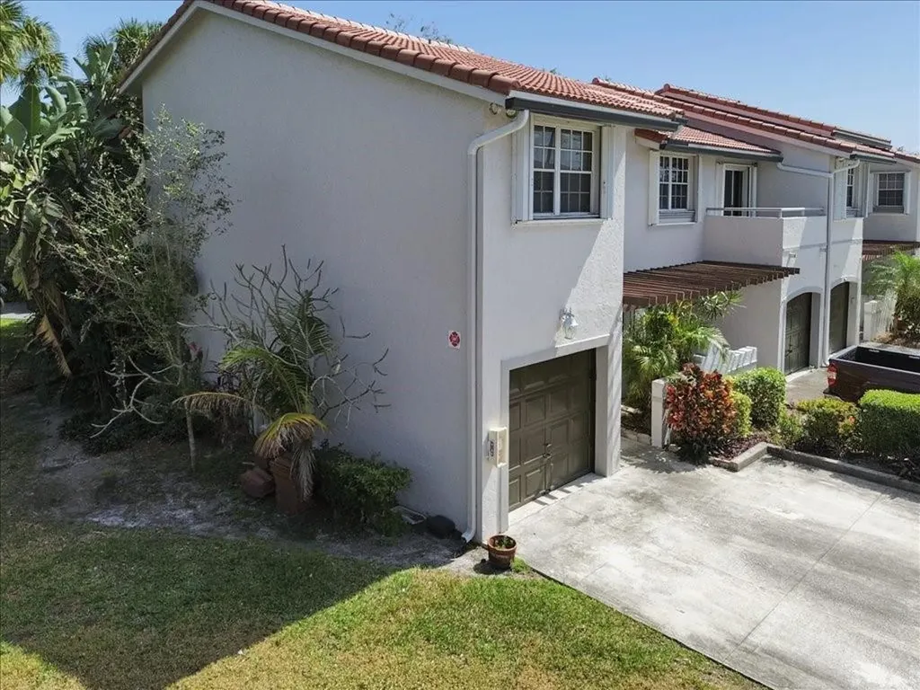 9500 SW 1st Place Coral Springs FL 33071