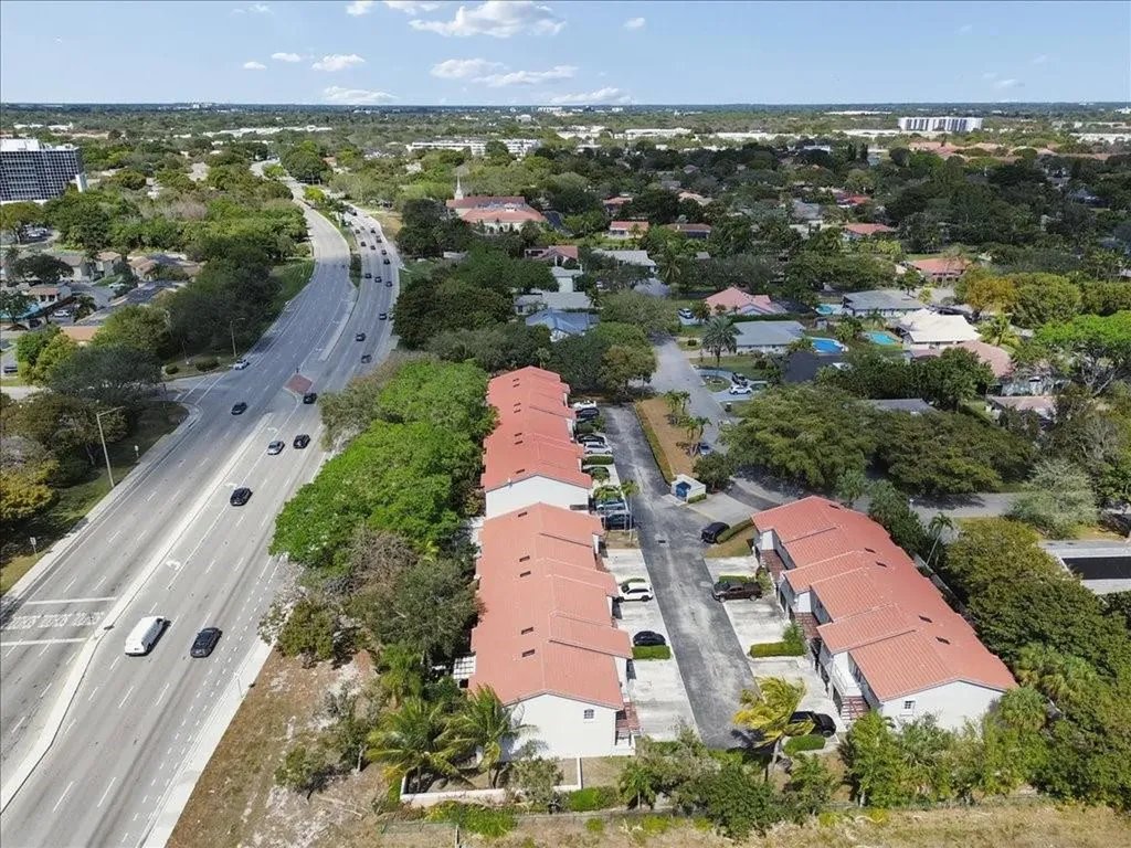 9500 SW 1st Place Coral Springs FL 33071