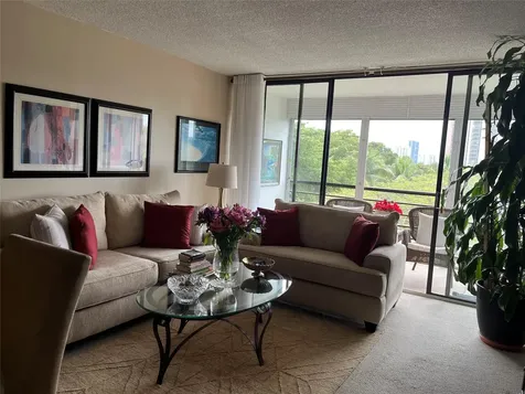 20500 W Country Club Drive Aventura FL 33180