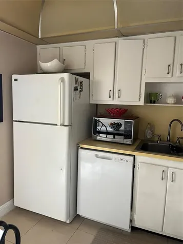 20500 W Country Club Drive Aventura FL 33180