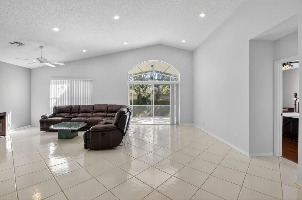 9820 Lemonwood Drive Boynton Beach FL 33437