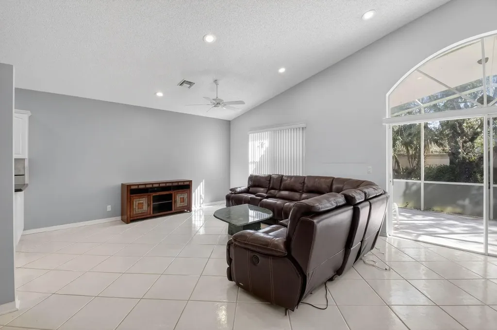 9820 Lemonwood Drive Boynton Beach FL 33437