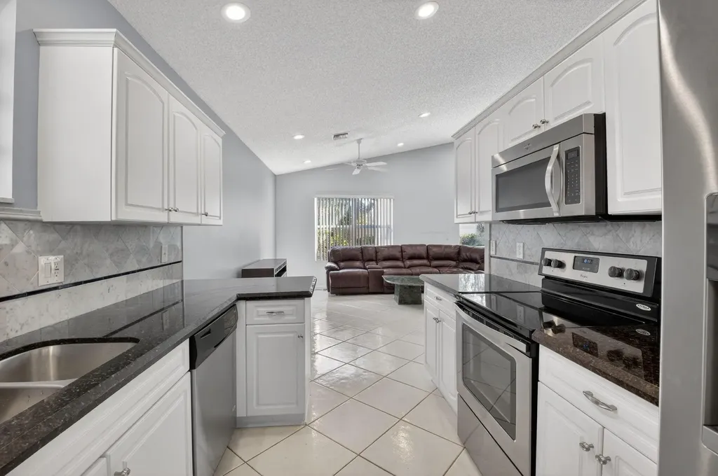 9820 Lemonwood Drive Boynton Beach FL 33437