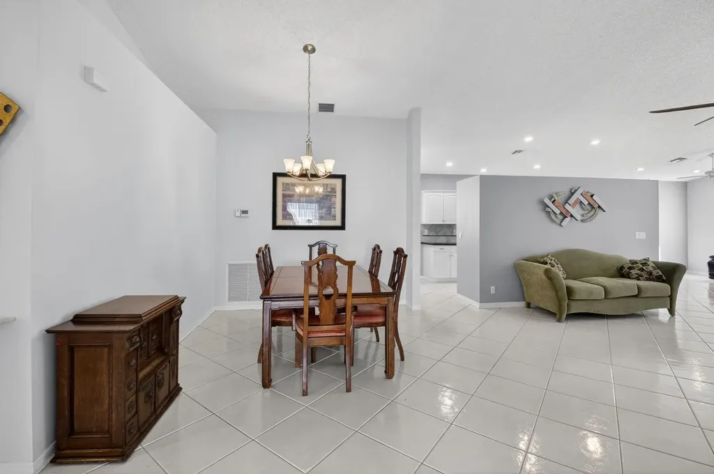 9820 Lemonwood Drive Boynton Beach FL 33437