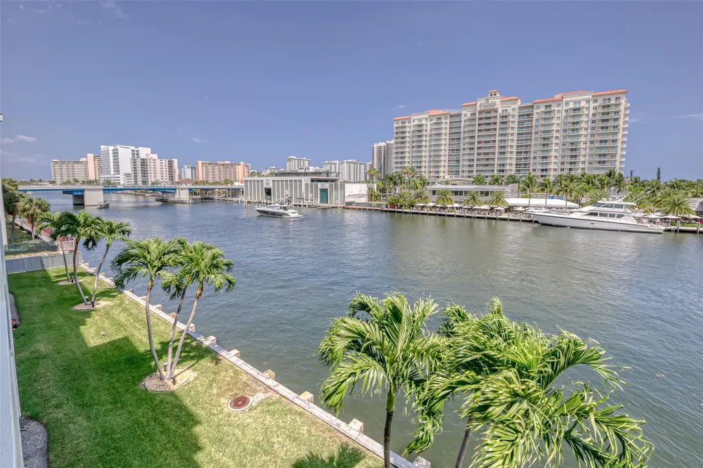 2900 NE 30th Street Fort Lauderdale FL 33306