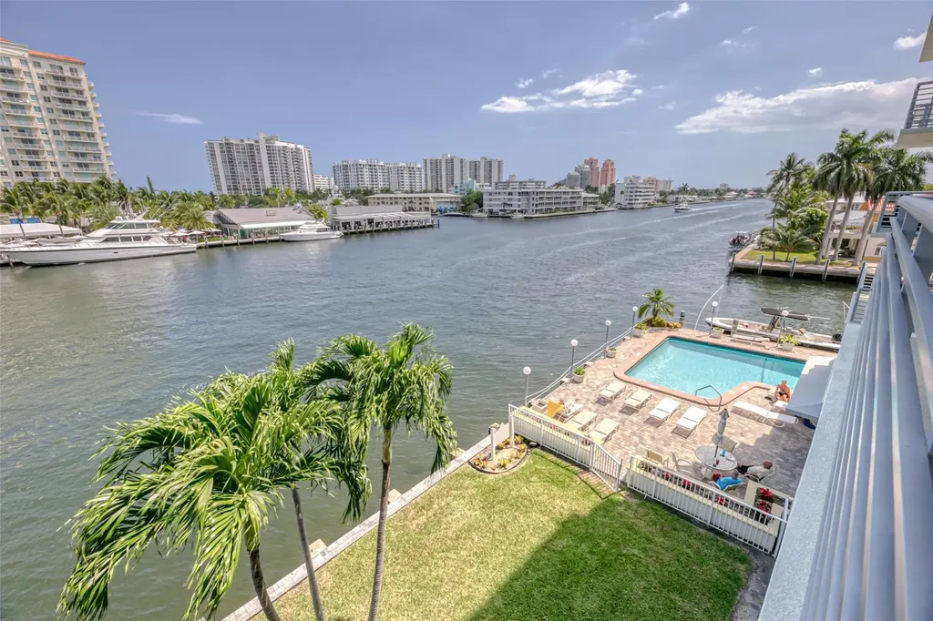 2900 NE 30th Street Fort Lauderdale FL 33306