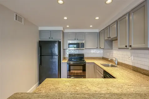 2900 NE 30th Street Fort Lauderdale FL 33306