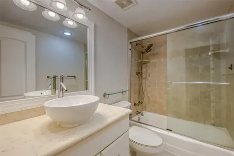 2900 NE 30th Street Fort Lauderdale FL 33306