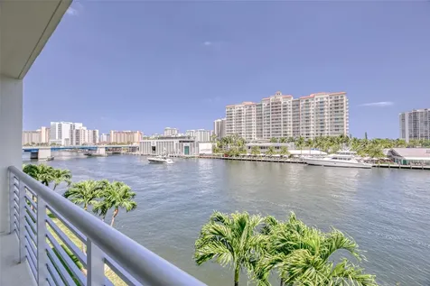 2900 NE 30th Street Fort Lauderdale FL 33306