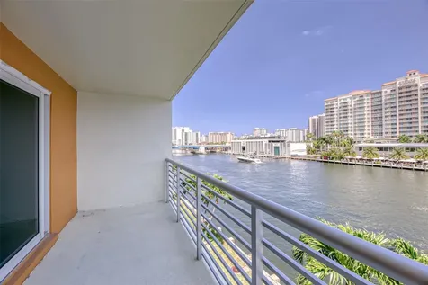2900 NE 30th Street Fort Lauderdale FL 33306