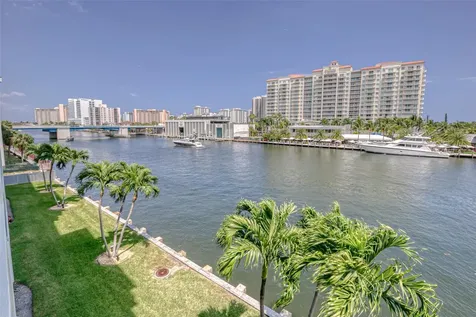 2900 NE 30th Street Fort Lauderdale FL 33306