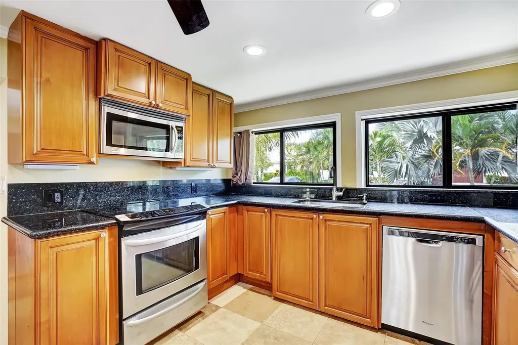 3208 Beacon Street Pompano Beach FL 33062