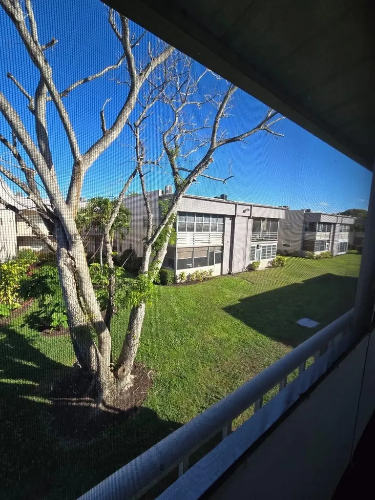 278 Flanders F Delray Beach FL 33484