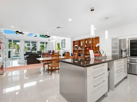1612 SE 13 Fort Lauderdale FL 33316