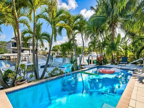 1612 SE 13 Fort Lauderdale FL 33316