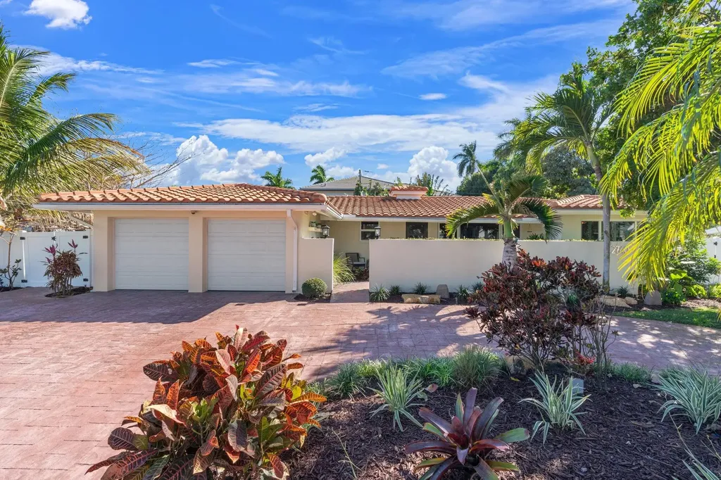 2740 NE 21st Court Fort Lauderdale FL 33305